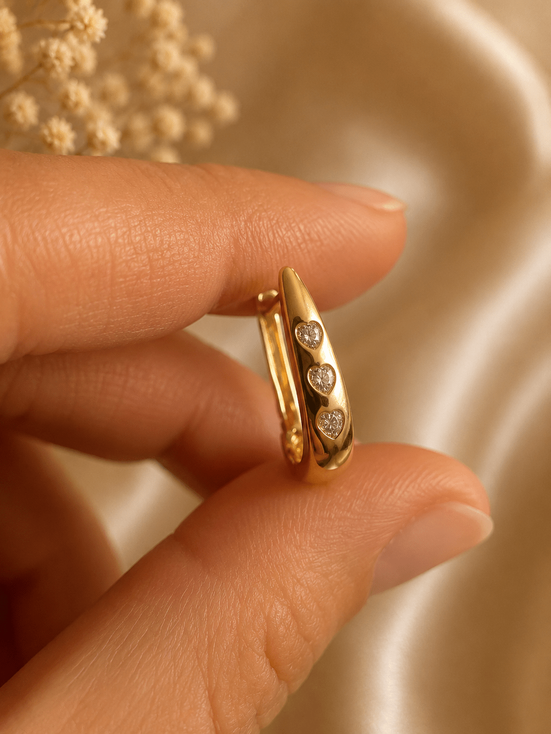 3in1 gold tone earring with clear crystals close up