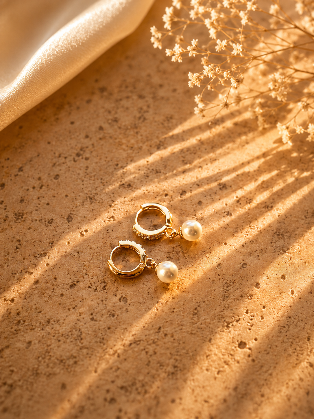 Gold-plated mini rings with a pearl