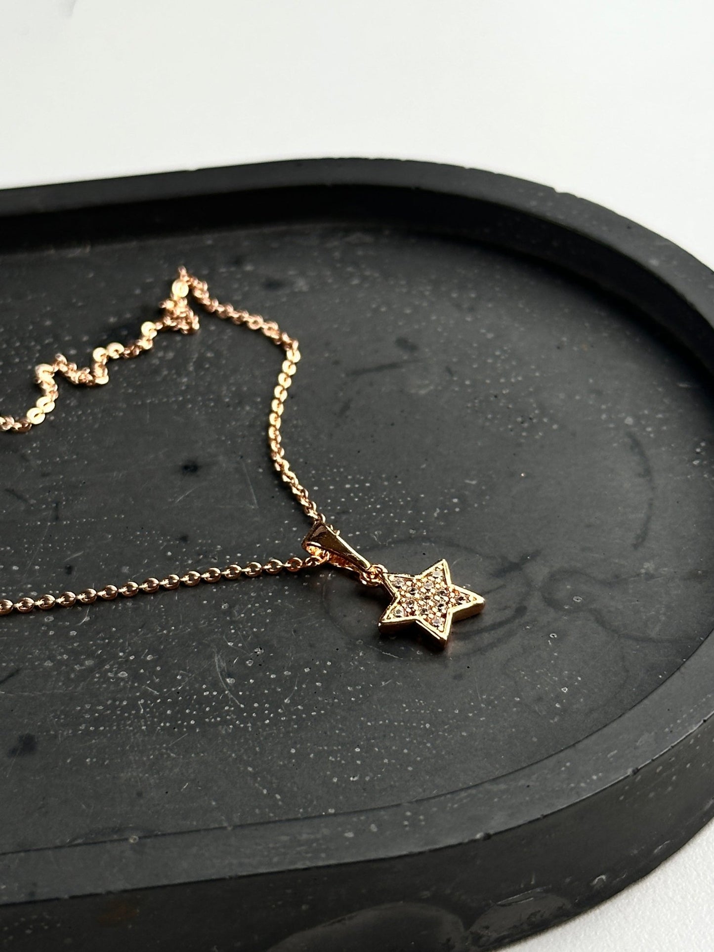 Short chain and pendant gold plated jewelry for women