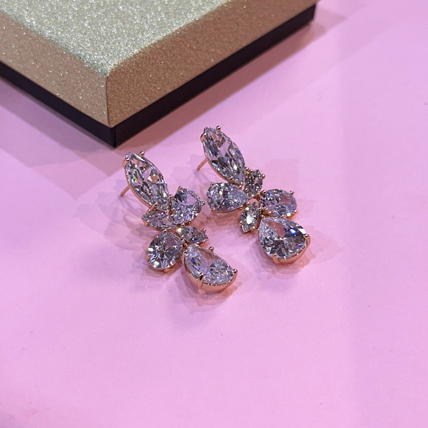 Crystal lux gold-plated stud earrings