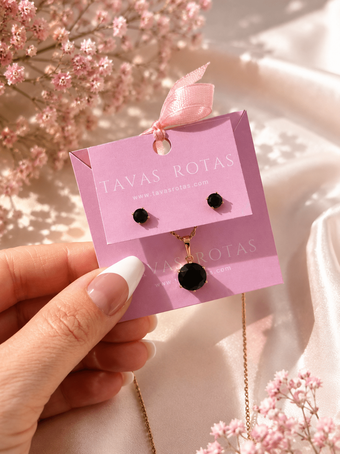 Naomi – 18k apzeltīta kaklarota ar melnu cirkoniju apzeltītas rotaslietas sievietēm