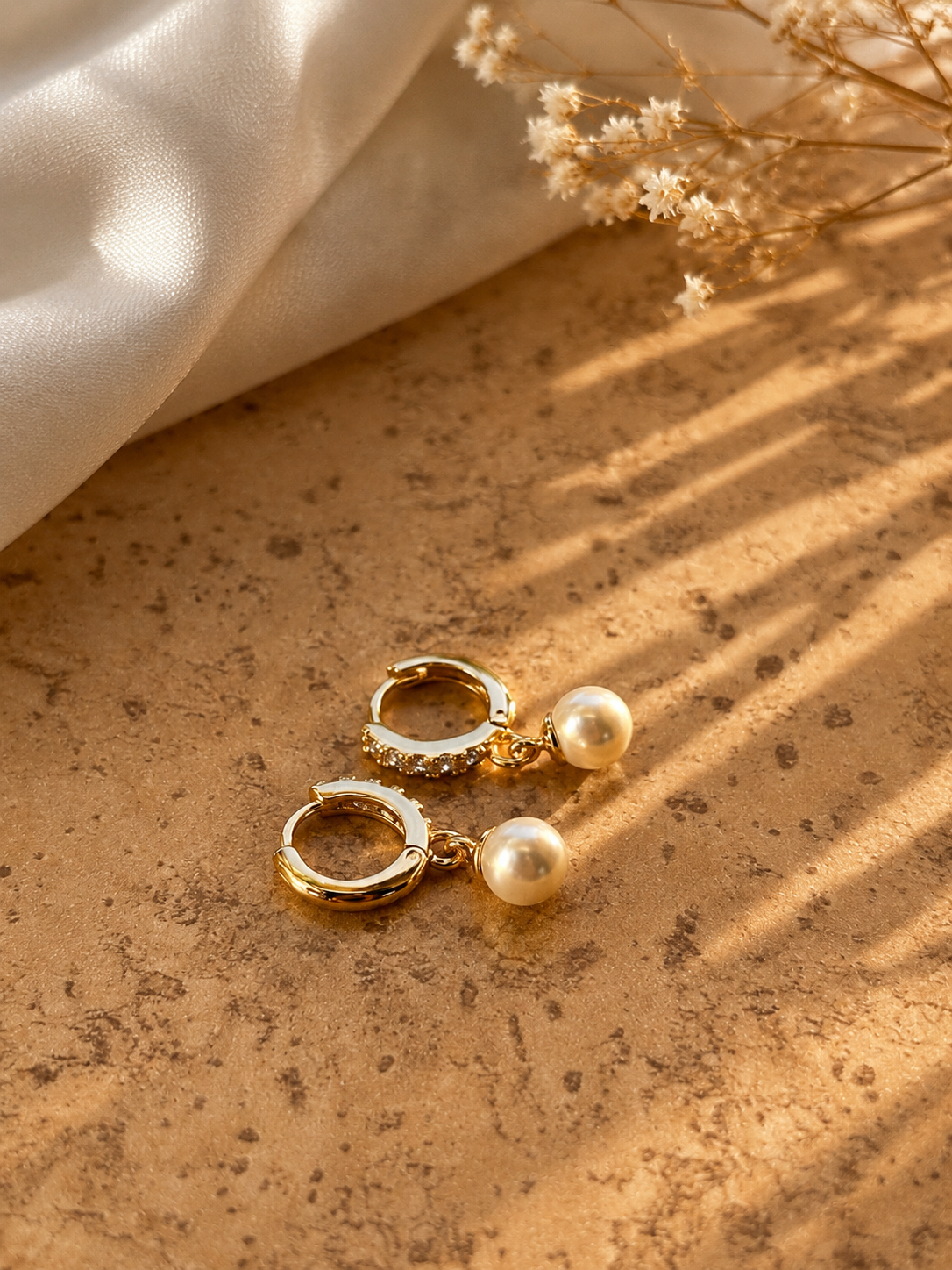 Gold-plated mini rings with a pearl