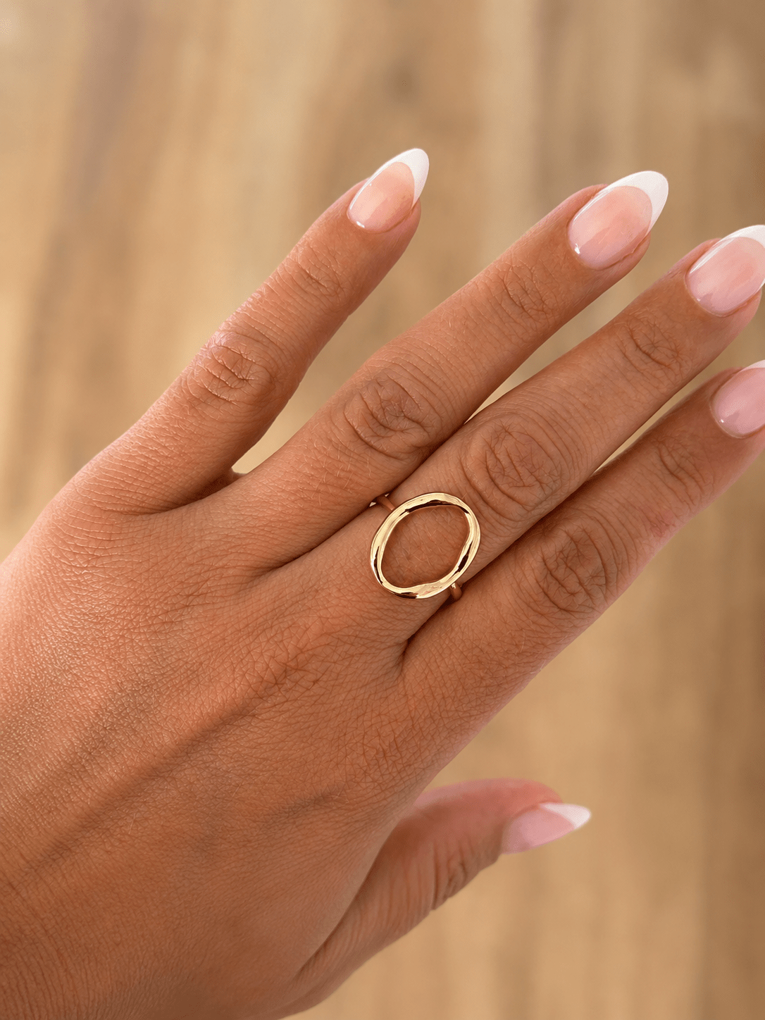 Annika - 18k gold-plated ring with an oval silhouette gold-plated jewelry for women