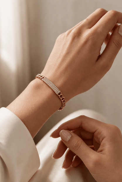 Gold-plated bracelet with embedded zircons - 18k - gold-plated - jewelry