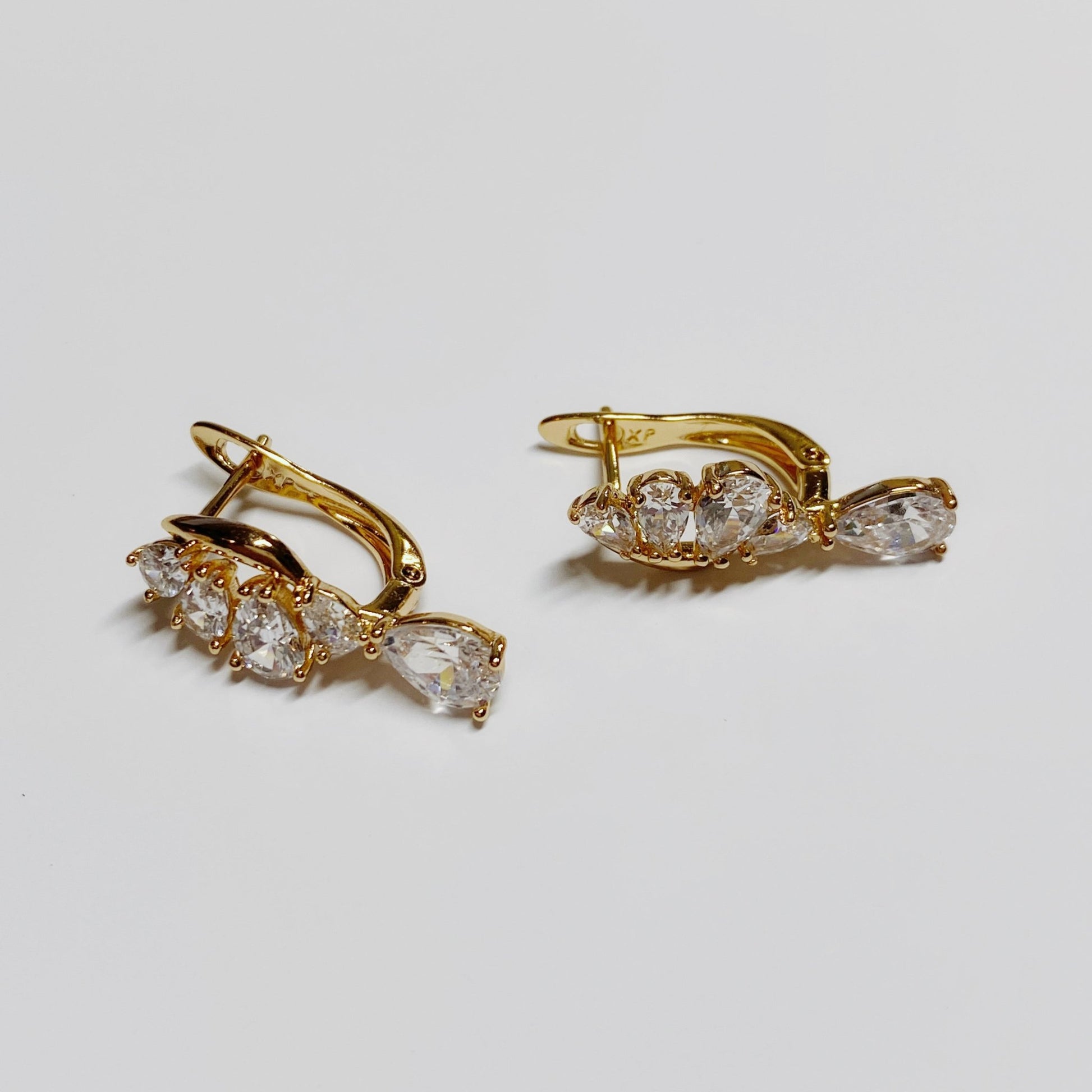 Gold-plated earrings with zircons and a hanging drop - 18k - gold-plated - jewelry