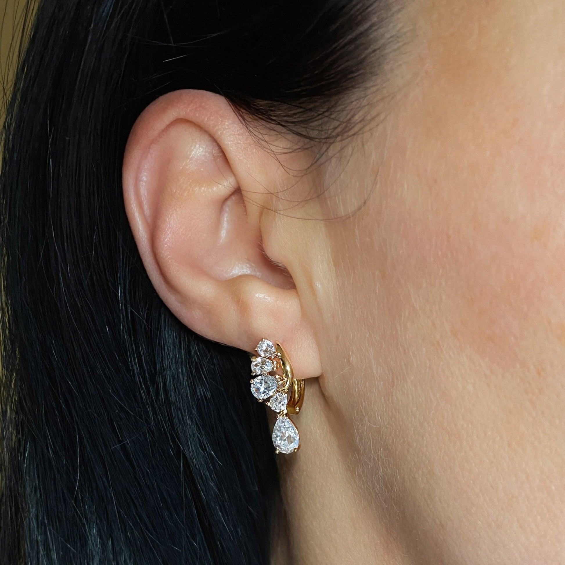 Gold-plated earrings with zircons and a hanging drop - 18k - gold-plated - jewelry
