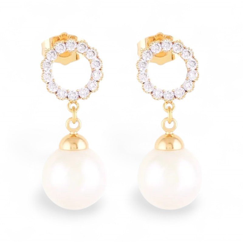 Gold-plated stud earrings with a pearl
