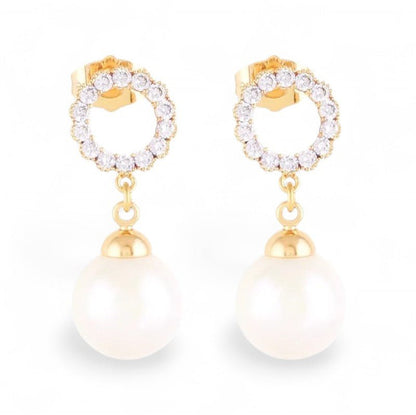 Gold-plated stud earrings with a pearl