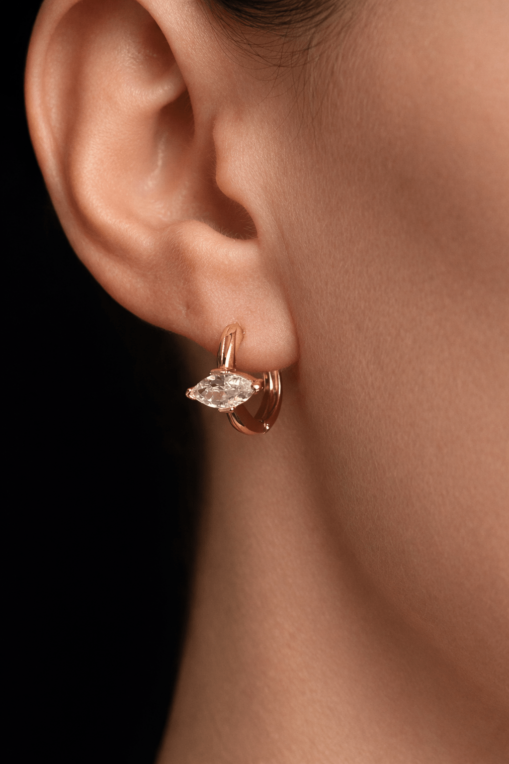 Gold-plated hoop earrings with zirconia - 18k - gold-plated - jewelry