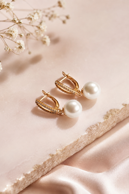 Gold-plated earrings with English clasp and pearl