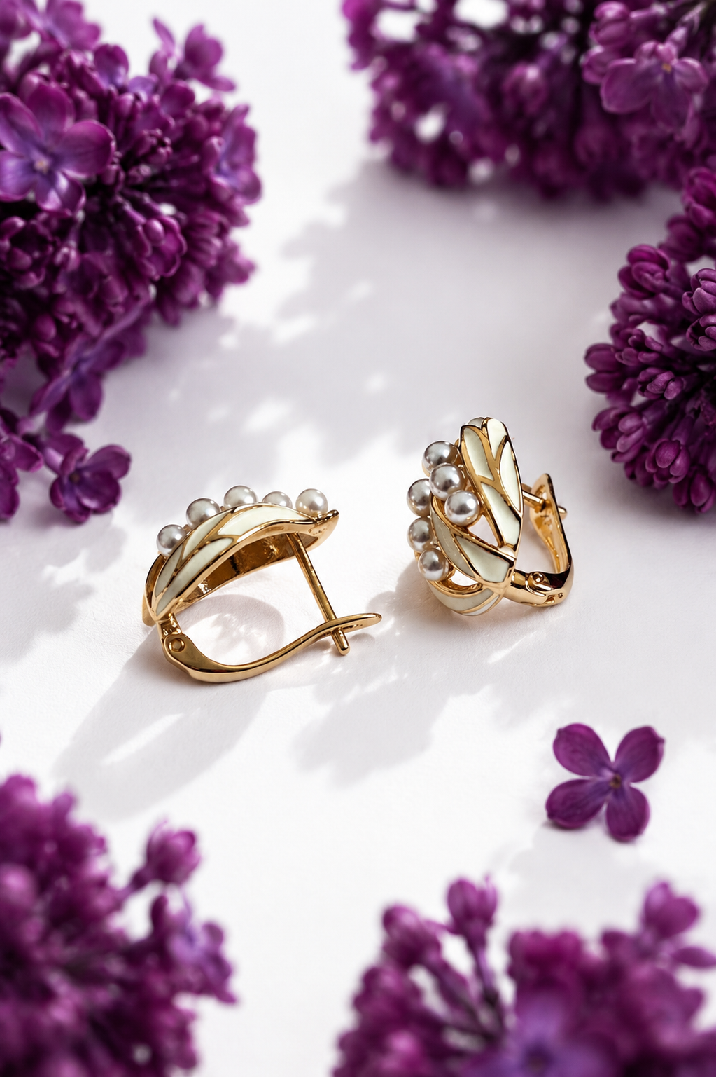 Gold-plated Elora pearl earrings product photo