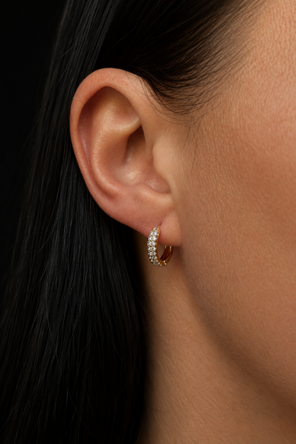 Eva 18k gold-plated hoop earrings with zircons on the ear