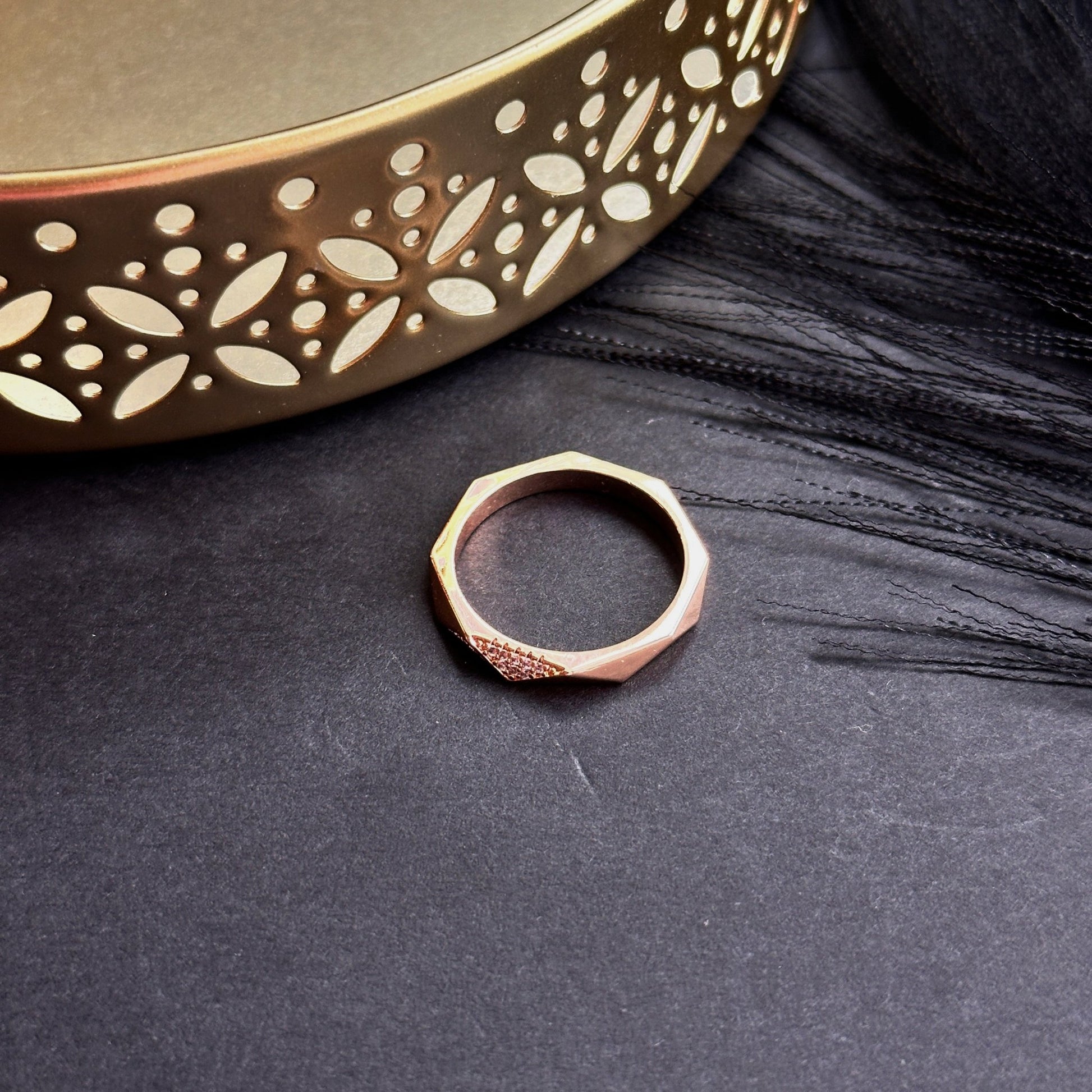  - Geo Shine – Ring with a geometric shape - 3