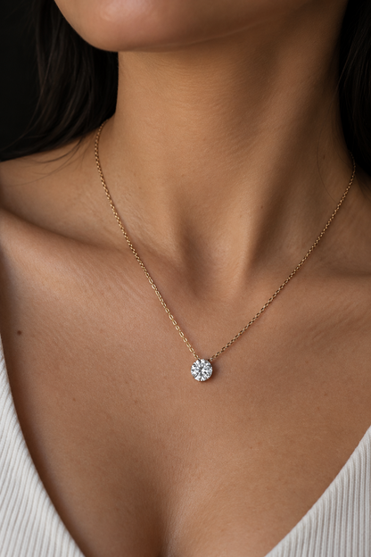 Classic gold-plated necklace with clear zircon worn around the neck