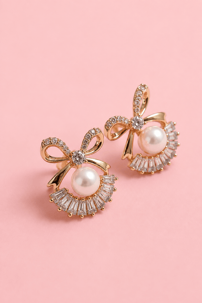 Stud earrings with pearls, zircons and 18k gold plating