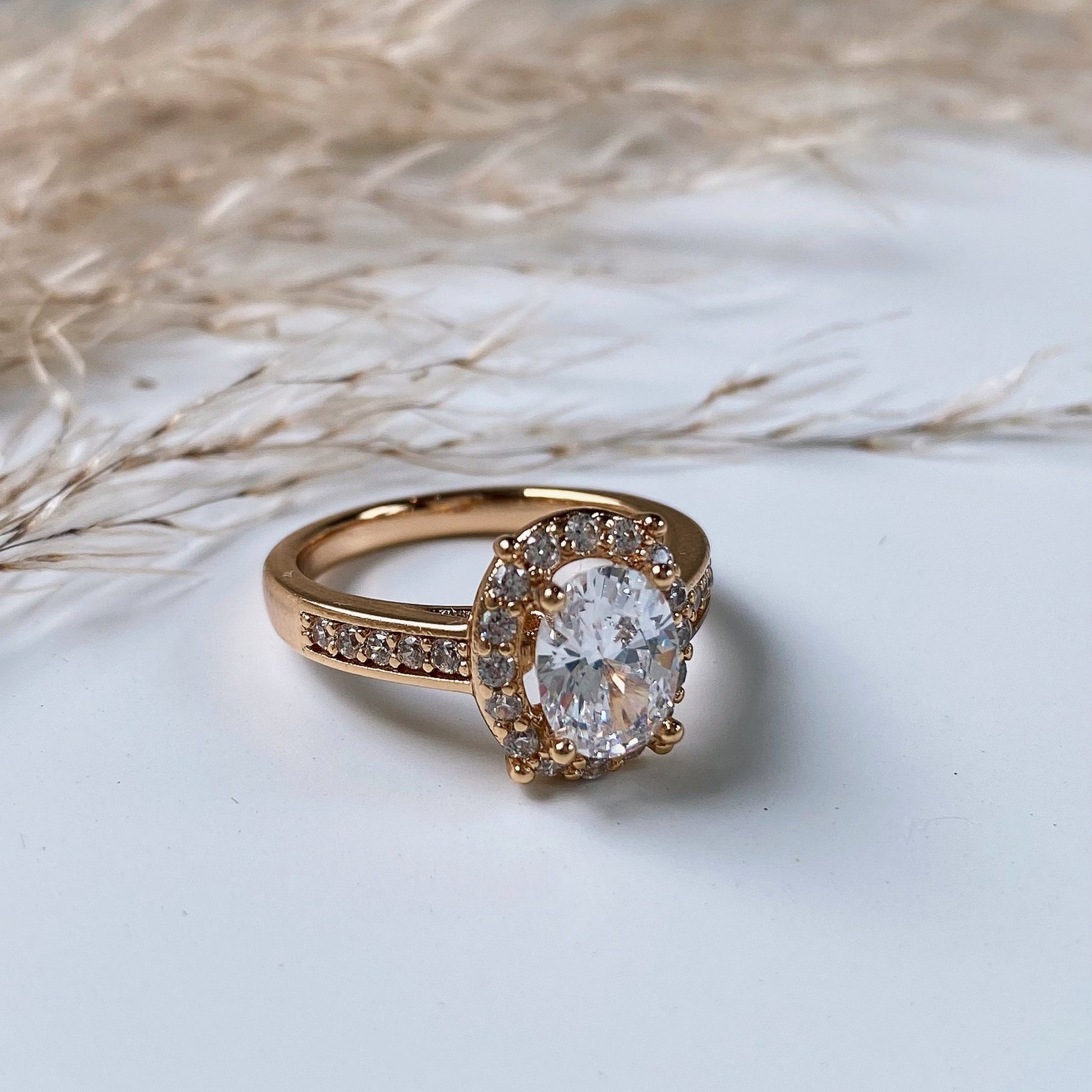 Oval zirconia gold-plated ring