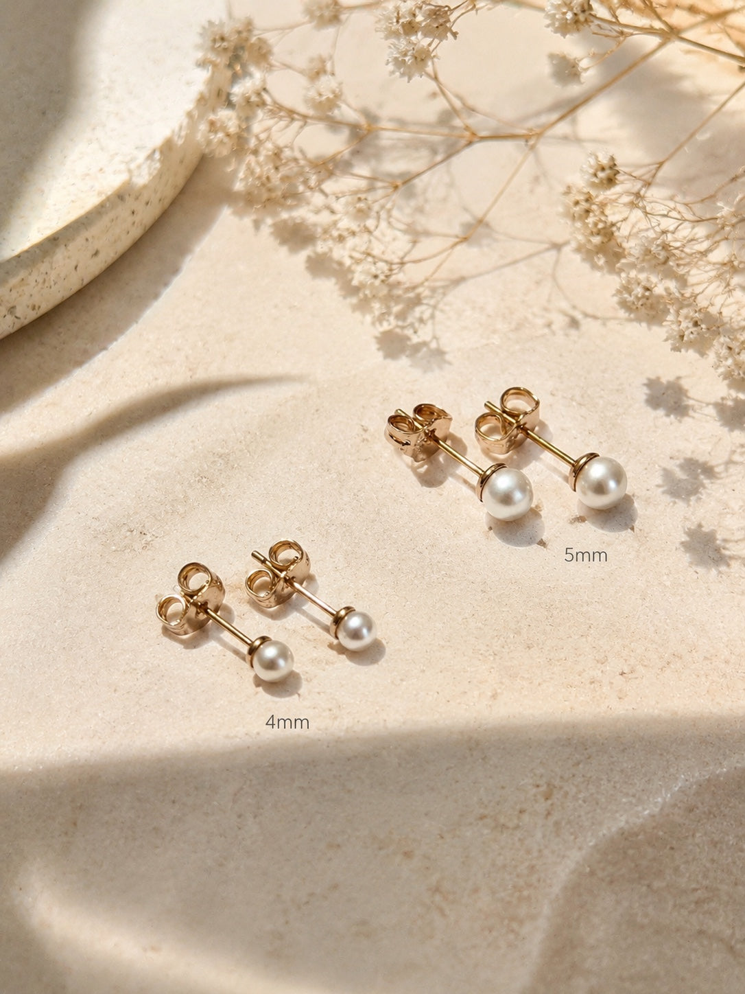 Pearl stud earrings in 4 mm and 5 mm sizes