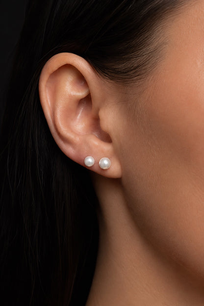 Pearl stud earrings 4 mm and 5 mm