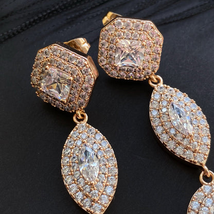  - Triple Glow – Luxurious earrings with triple glow - 4