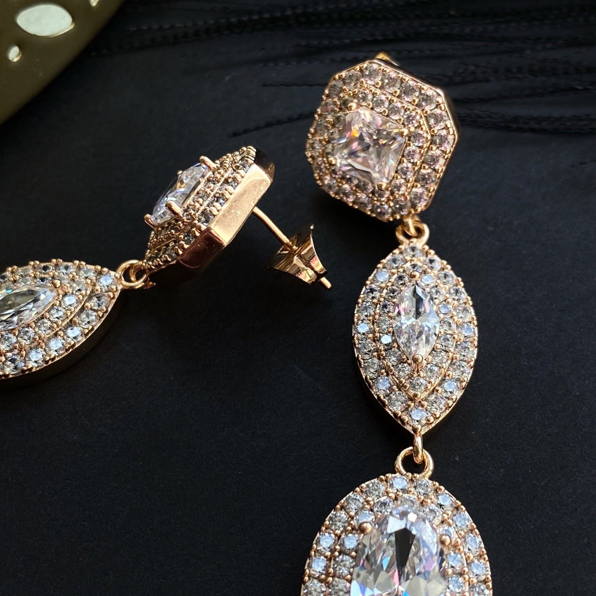  - Triple Glow – Luxurious earrings with triple glow - 5