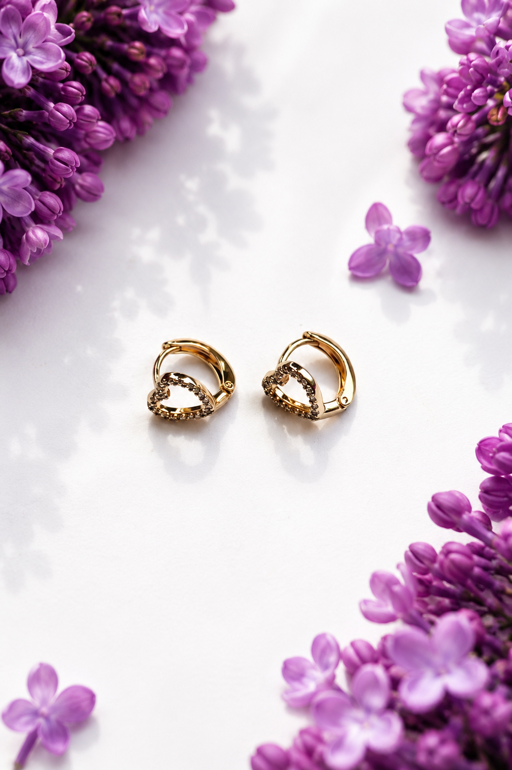 Amelia – 18k gold-plated heart hoop earrings with zircons