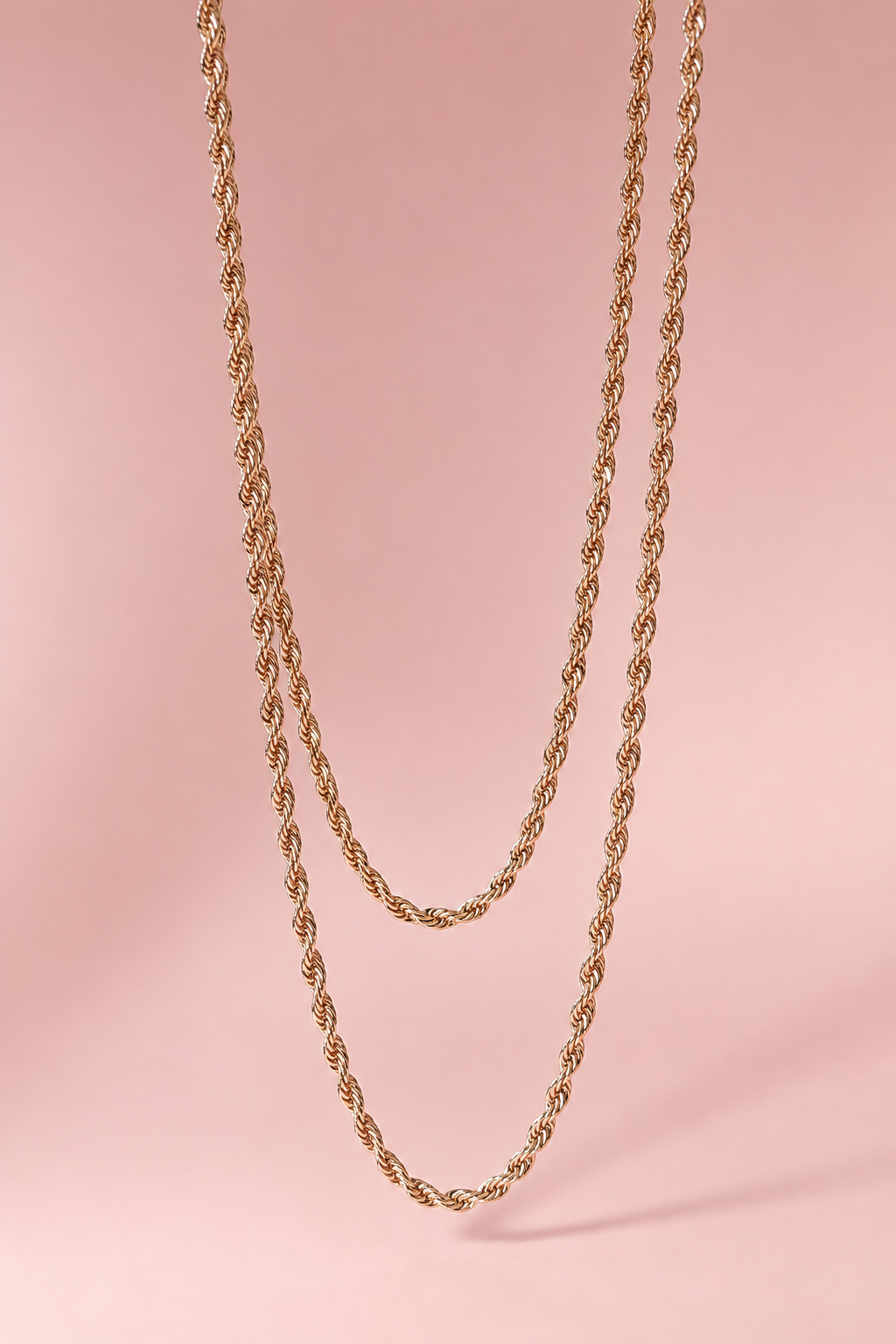Gold-tone twisted rope chain necklace – product photo
